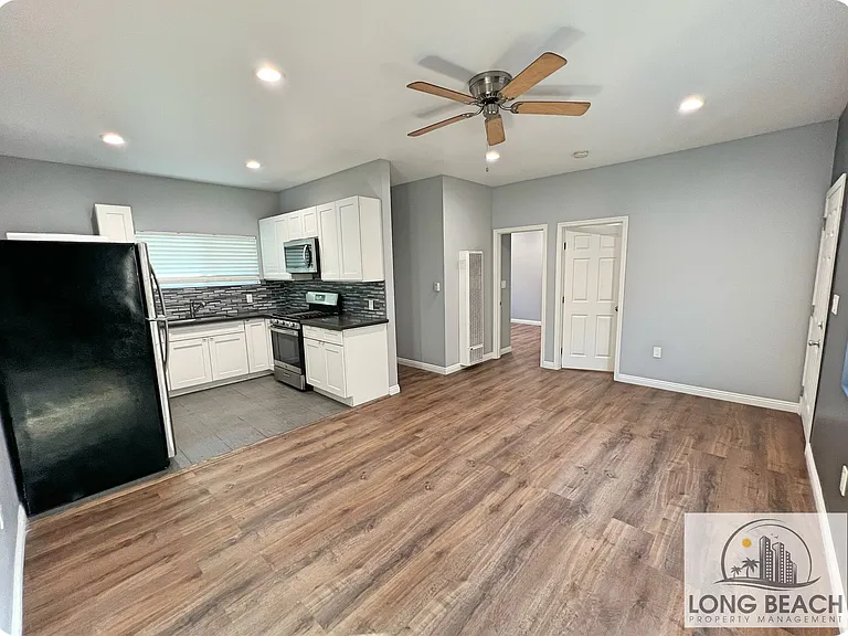 2525 E 10th St #5 — Photo 1