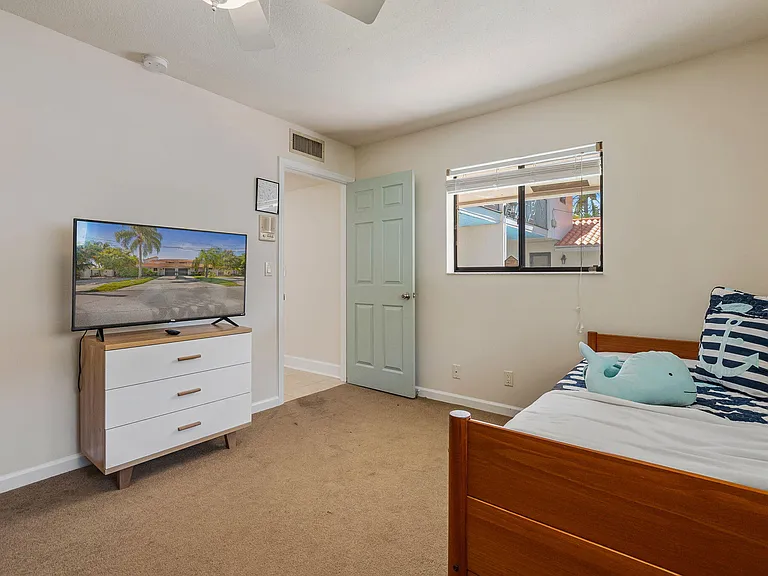 4850 NE 25th Ave W #WEST — Photo 49