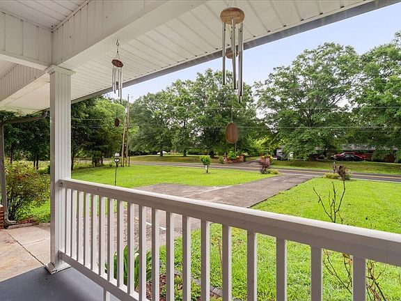 5th image of 2643 Ridge Rd