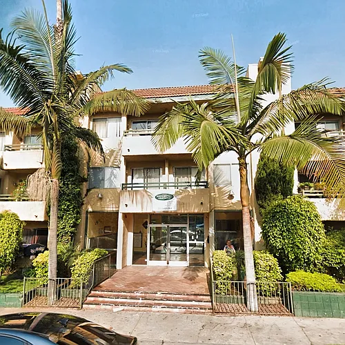 BERENDO APARTMENTS Photo 1
