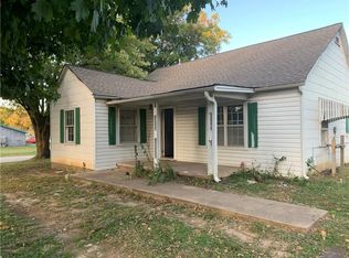 607 N Springfield Ave, Green Forest, AR 72638