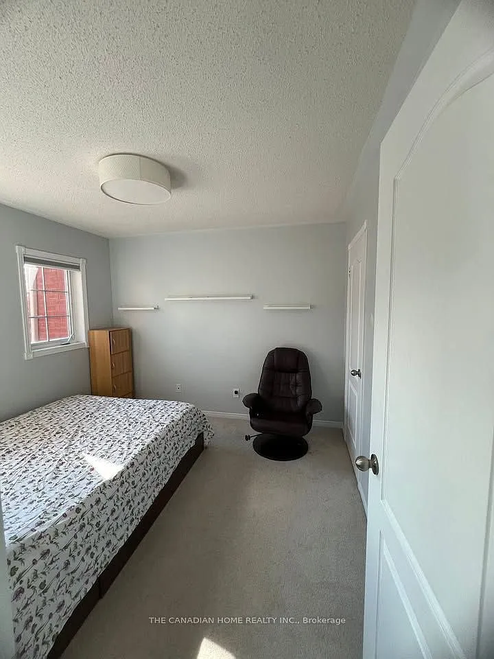 4 bed, $2,900 — Photo 2