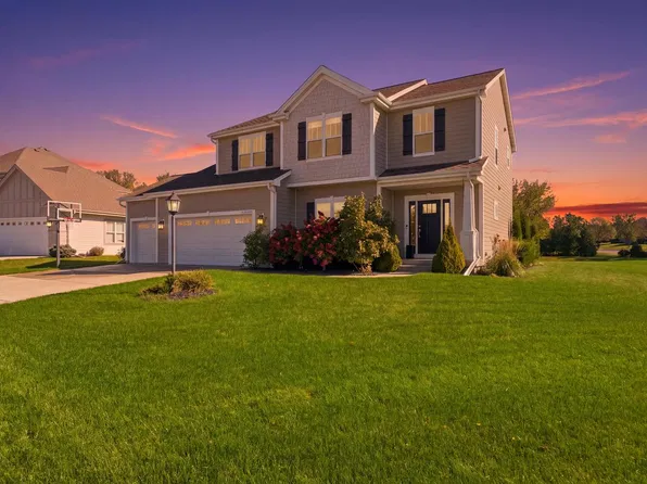 W136N6242 Hummingbird WAY, Menomonee Falls, WI 53051