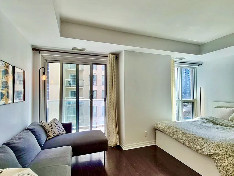 242 Rideau St #1208 — Photo 7