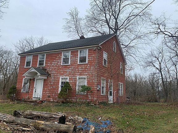 4th image of 300 Ayrault Rd