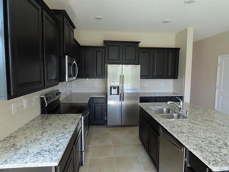 8725 Daydream St — Photo 9