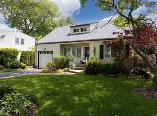 9 Winifred Dr, Merrick, NY 11566