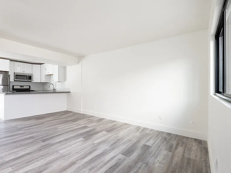 34th Street Apartments TSW — Photo 3
