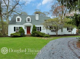 24 Dock Rd, East Islip, NY 11730