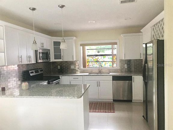 4th image of 8013 La Serena Dr