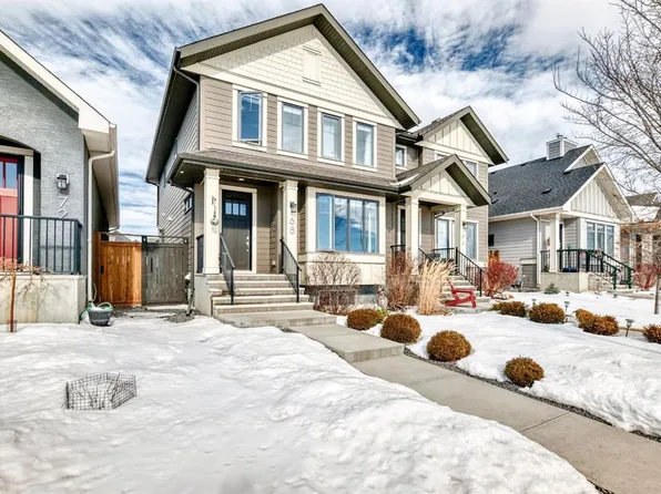 68 S Mahogany Gdns SE, Calgary, AB T3M 2S2
