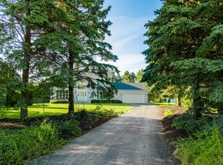 2070 Ridge Dr, Lake Geneva, WI 53147