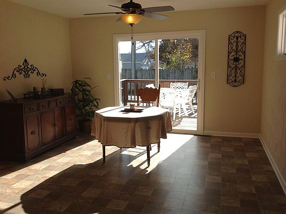 5th image of 113 Renrose Ave