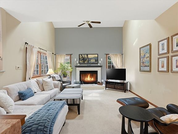 4th image of 452 Tyburn Dr
