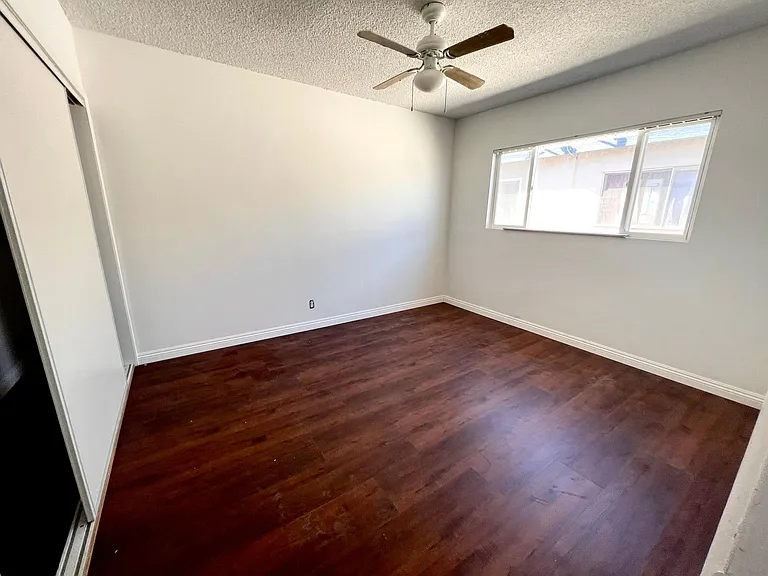 16112 Van Ness Ave #6 — Photo 4