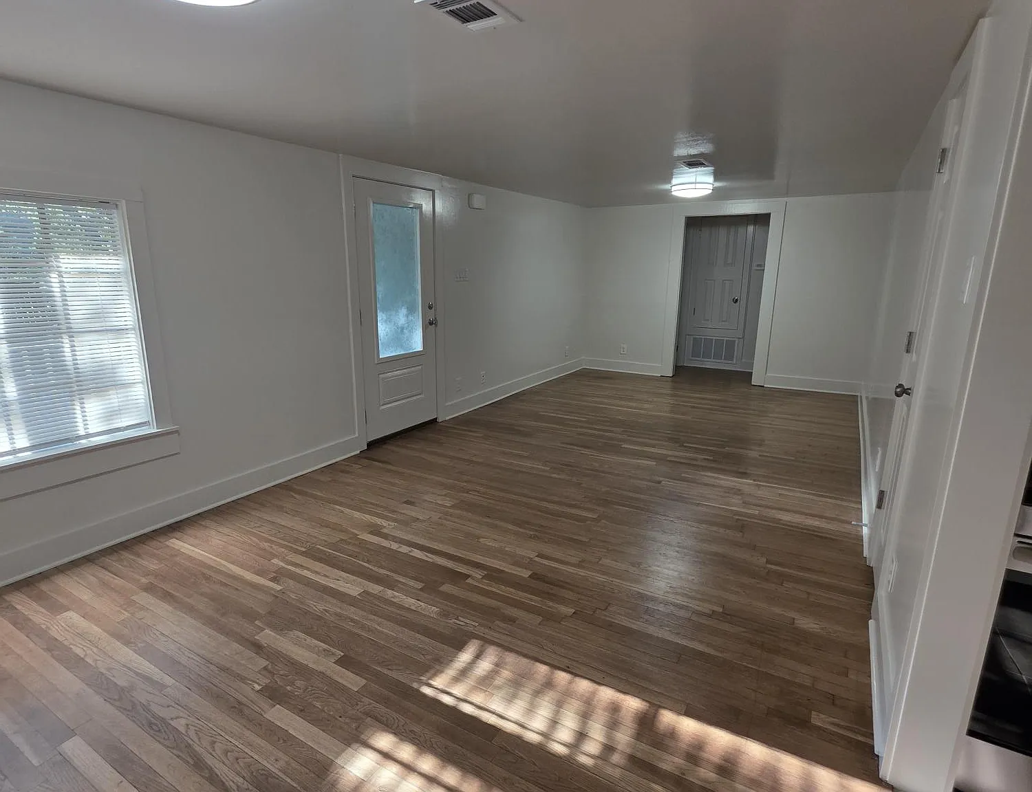 3 bed, 1750 sqft, $2,400 — Photo 3