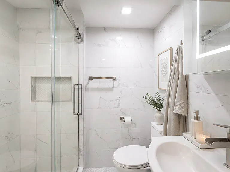 305 W 20th St #1A — Photo 14
