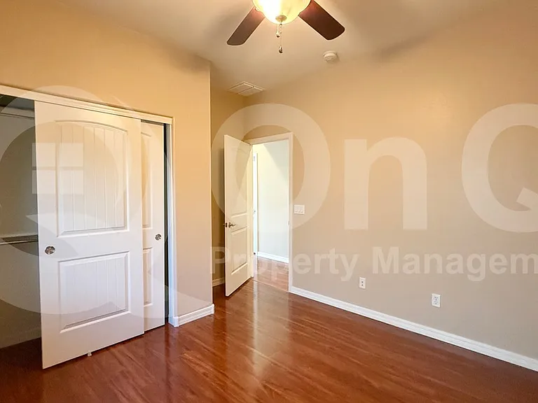 1142 E Sourwood Dr — Photo 11