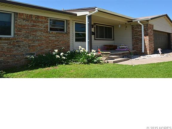 2nd image of 1014 N Dogwood St