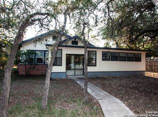 541 Robindale W, Bandera, TX 78003