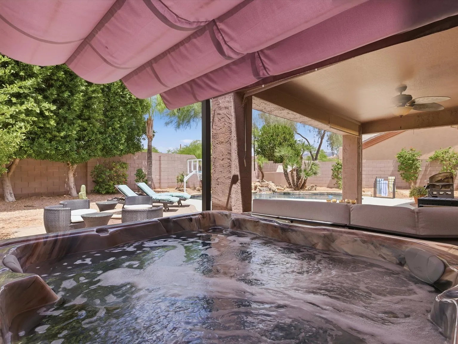 5 bed, 2.5 bath, 2955 sqft, $8,500 — Photo 2