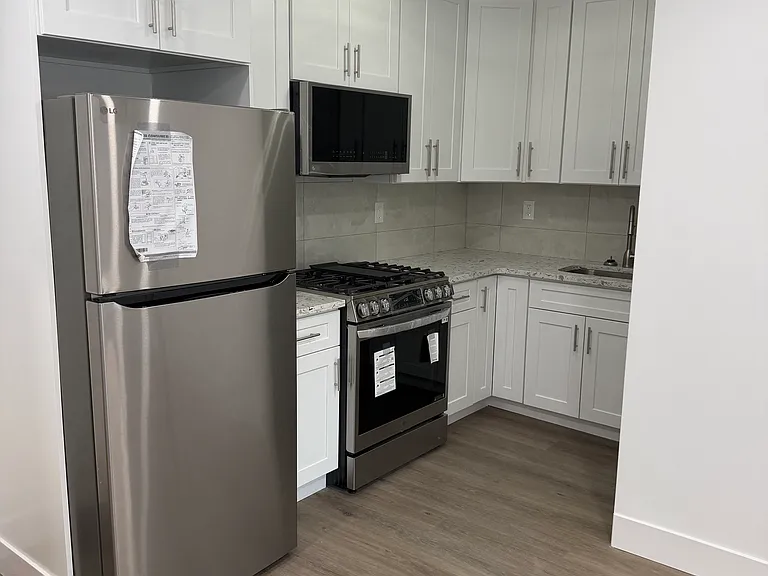 4202 Oneida Ave — Photo 9