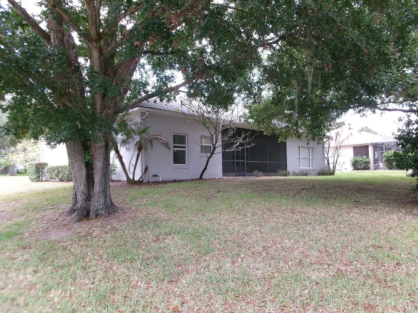 4/2 on corner lot w/lake access — Photo 4