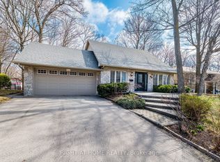 1941 Four Seasons Dr, Burlington, ON L7P 2Y3