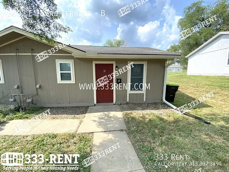 6002 E 153rd Ter #B — Photo 2