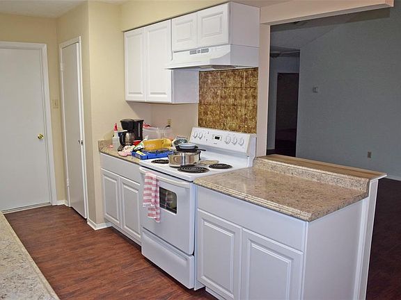 5th image of 13978 Towne Way Dr