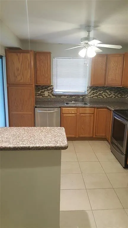 2 bed, 2.0 bath, 1200 sqft, $2,250 — Photo 4