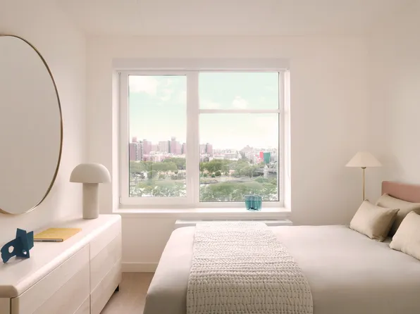 445 Gerard Avenue image 2 of 19