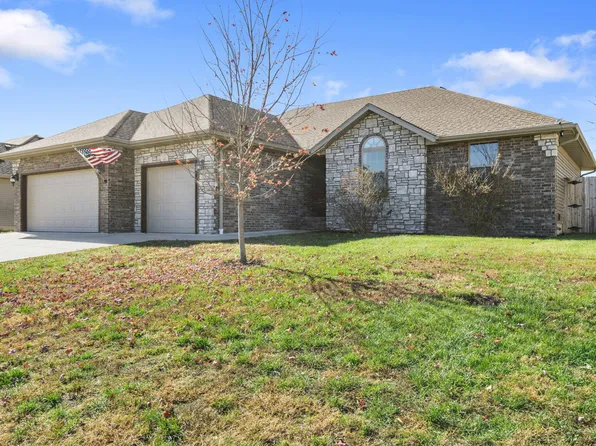 1219 N 10th Avenue, Ozark, MO 65721