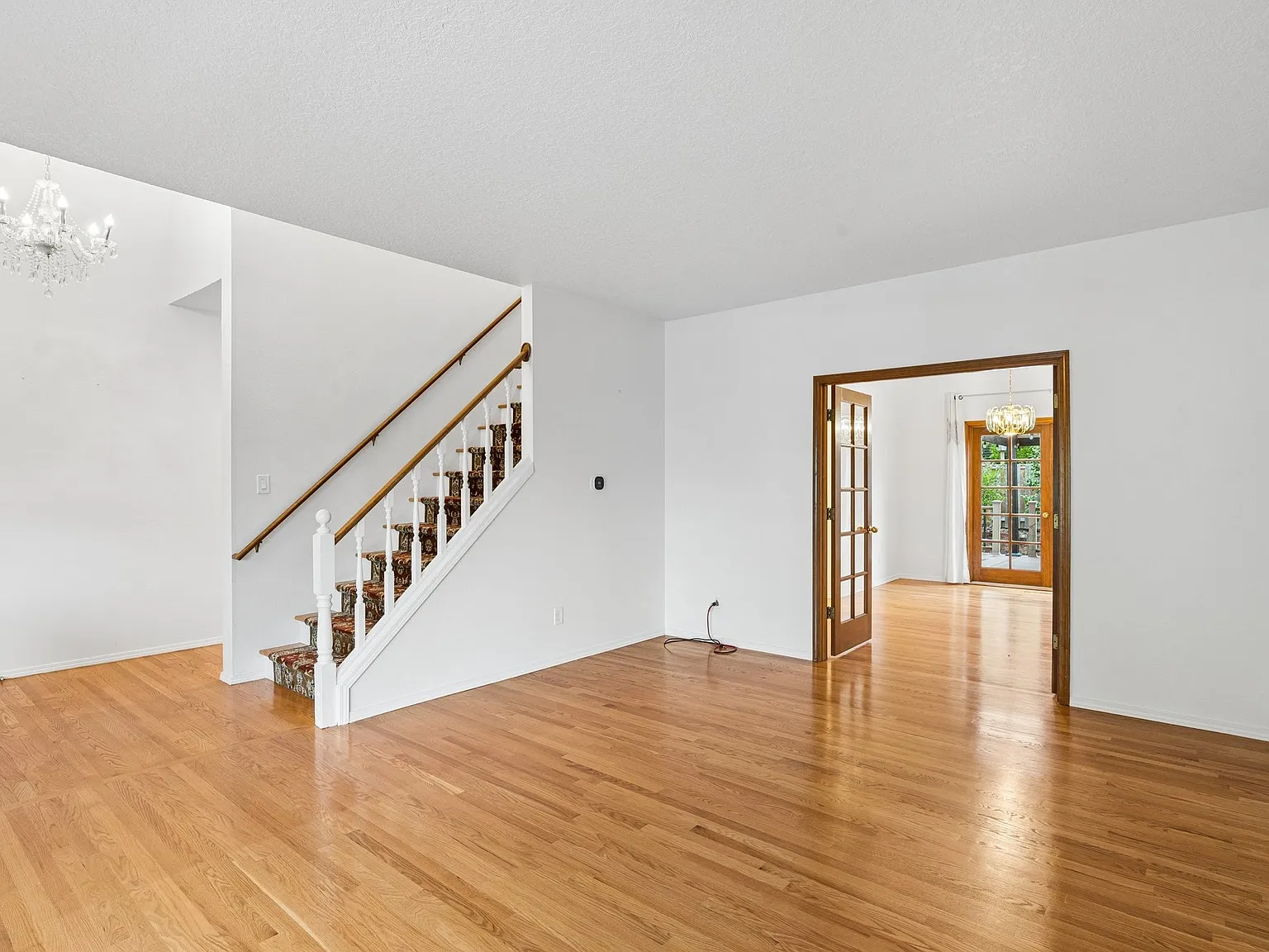 4 bed, 2944 sqft, $4,000 — Photo 4