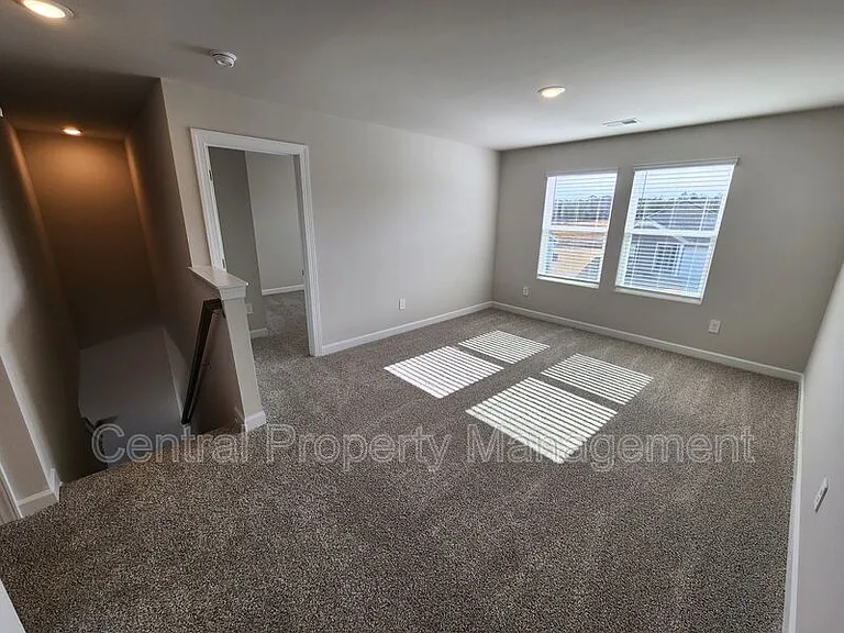628 Orsman Trl — Photo 12