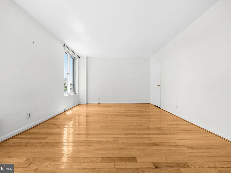 1800 R St NW #604 — Photo 12