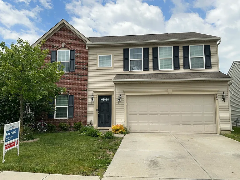 676 Classic Ln — Photo 1