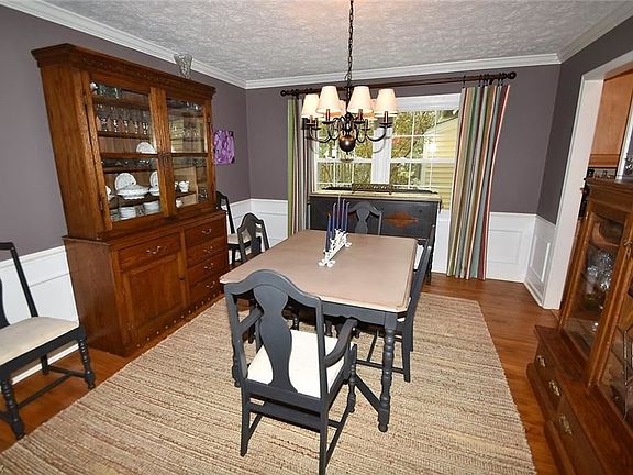 5th image of 153 Parmelee Dr