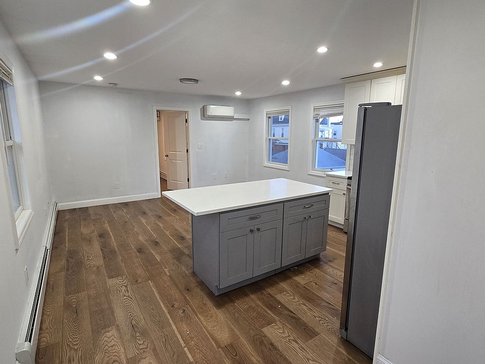 1st image of 9515 108th St #2