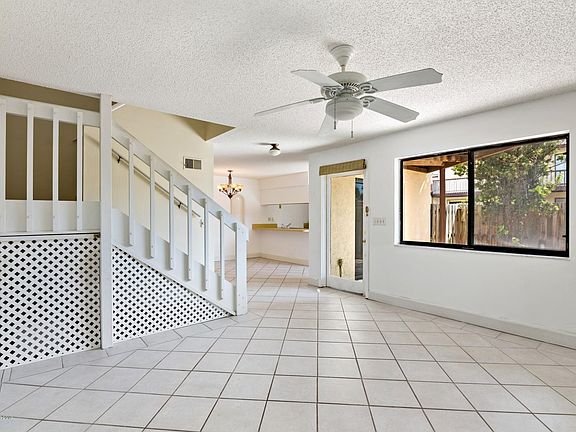 4th image of 3257 Sea Oats Cir