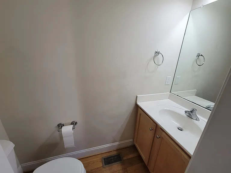 318 Charleston Ln — Photo 7