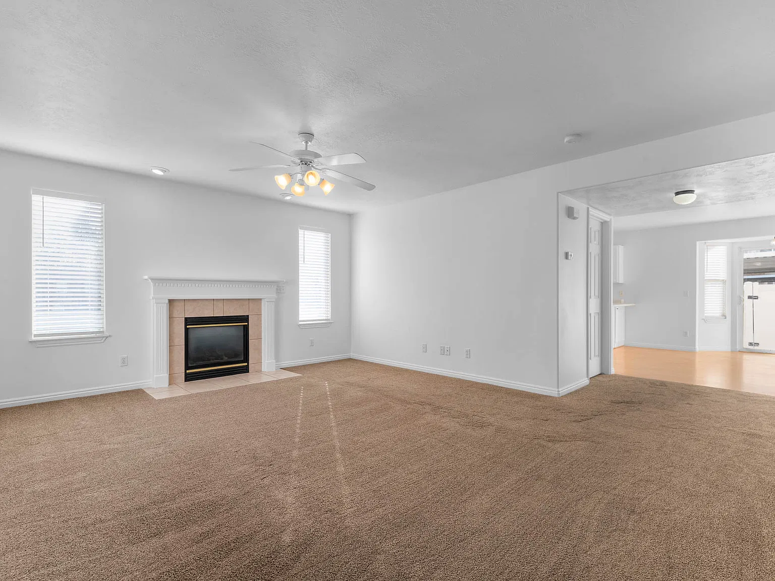 4 bed, 3.5 bath, 2258 sqft, $2,100 — Photo 4
