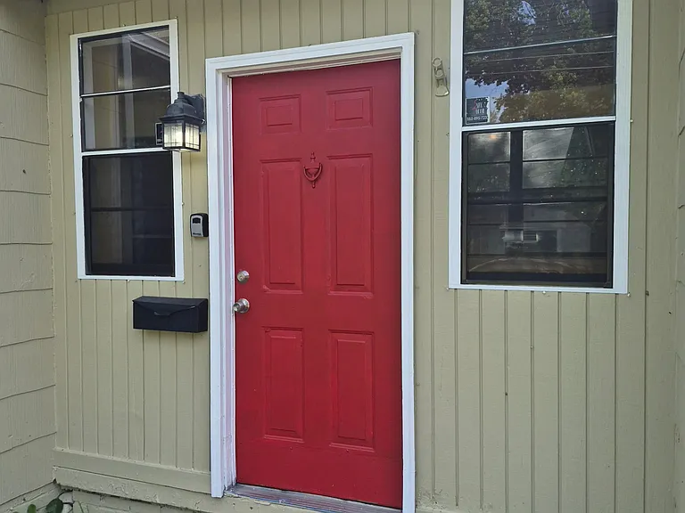 2552 Treemont St — Photo 2