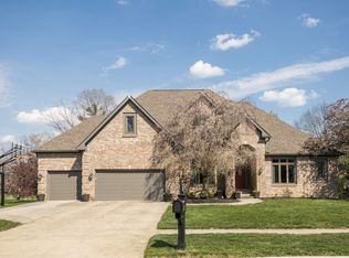 9904 Oak Ridge Dr, Zionsville, IN 46077