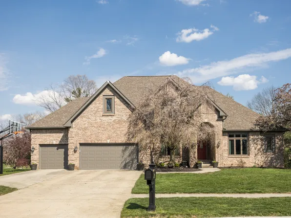 9904 Oak Ridge Dr, Zionsville, IN 46077
