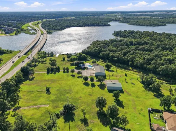 2904 Red Bluff Rd, Seabrook, TX 77586