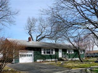 84 Pheasant Rd, West Haven, CT 06516