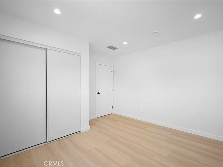 7247 Cleon Ave — Photo 14
