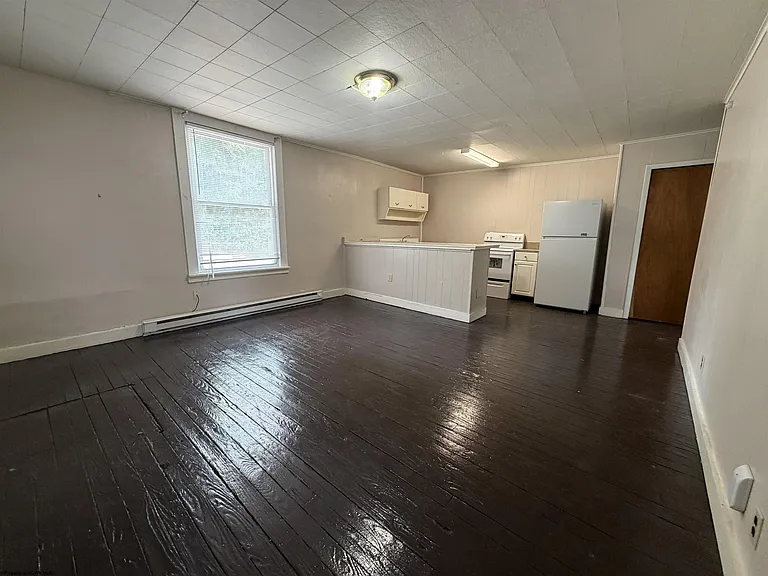 924 Willey St — Photo 2