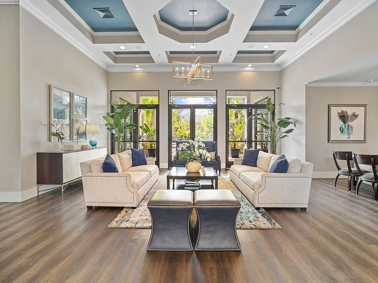 The Grand Reserve at Tampa Palms Apartments — Photo 37